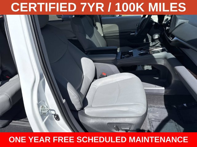 Used 2024 Toyota Sienna XLE w/ XLE Plus Package FWD image 9