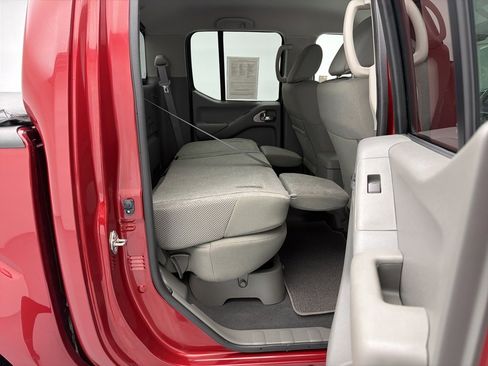 Used 2020 Nissan Frontier SV image 42