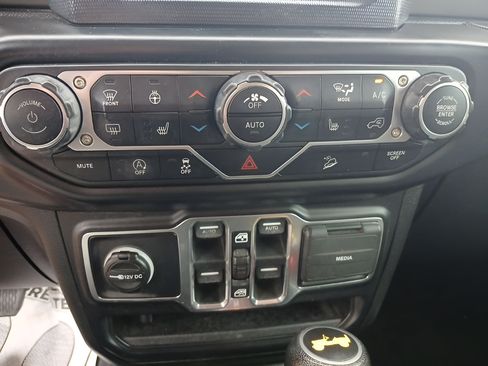 Used 2018 Jeep Wrangler Unlimited Sport S AWD/4WD image 23