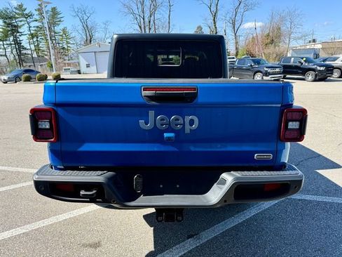 Used 2022 Jeep Gladiator Overland w/ Dual Top Group image 5