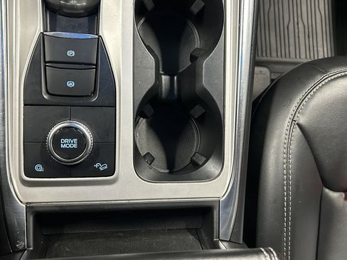 Used 2022 Ford Explorer XLT w/ Equipment Group 202A image 34