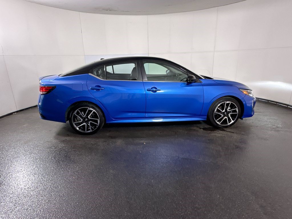 Used 2024 Nissan Sentra SR w/ SR Premium Package FWD image 11