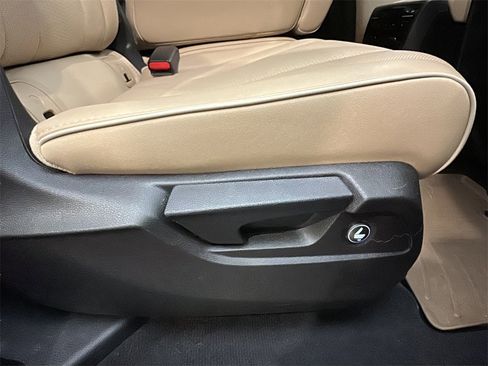 Used 2023 Acura MDX SH-AWD w/ Advance Package image 16