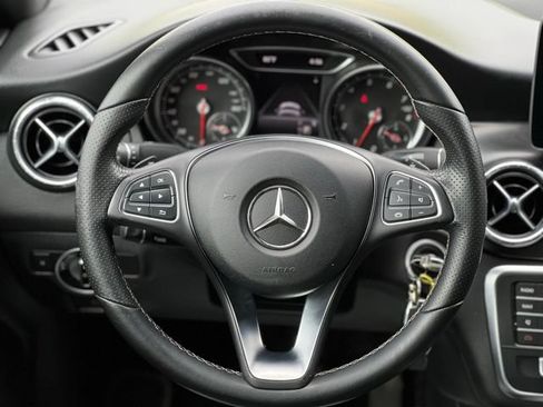 Used 2017 Mercedes-Benz CLA 250 image 32