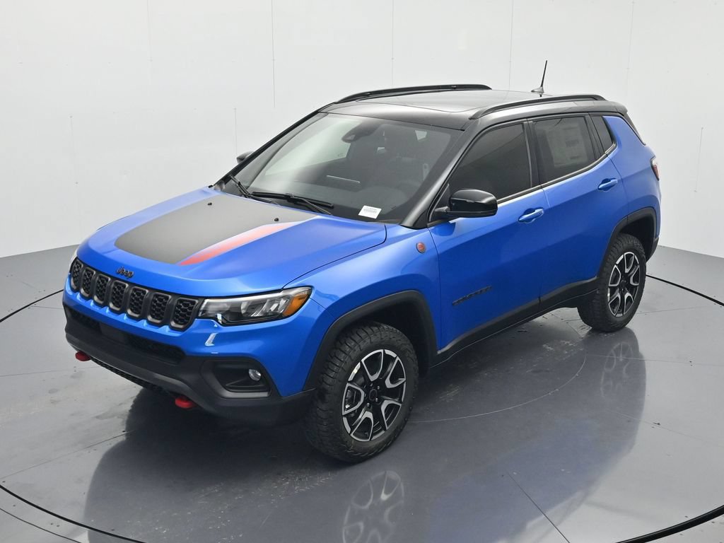 New 2026 Jeep Compass Trailhawk w/ Sun, Sound & Navigation Group AWD/4WD image 30