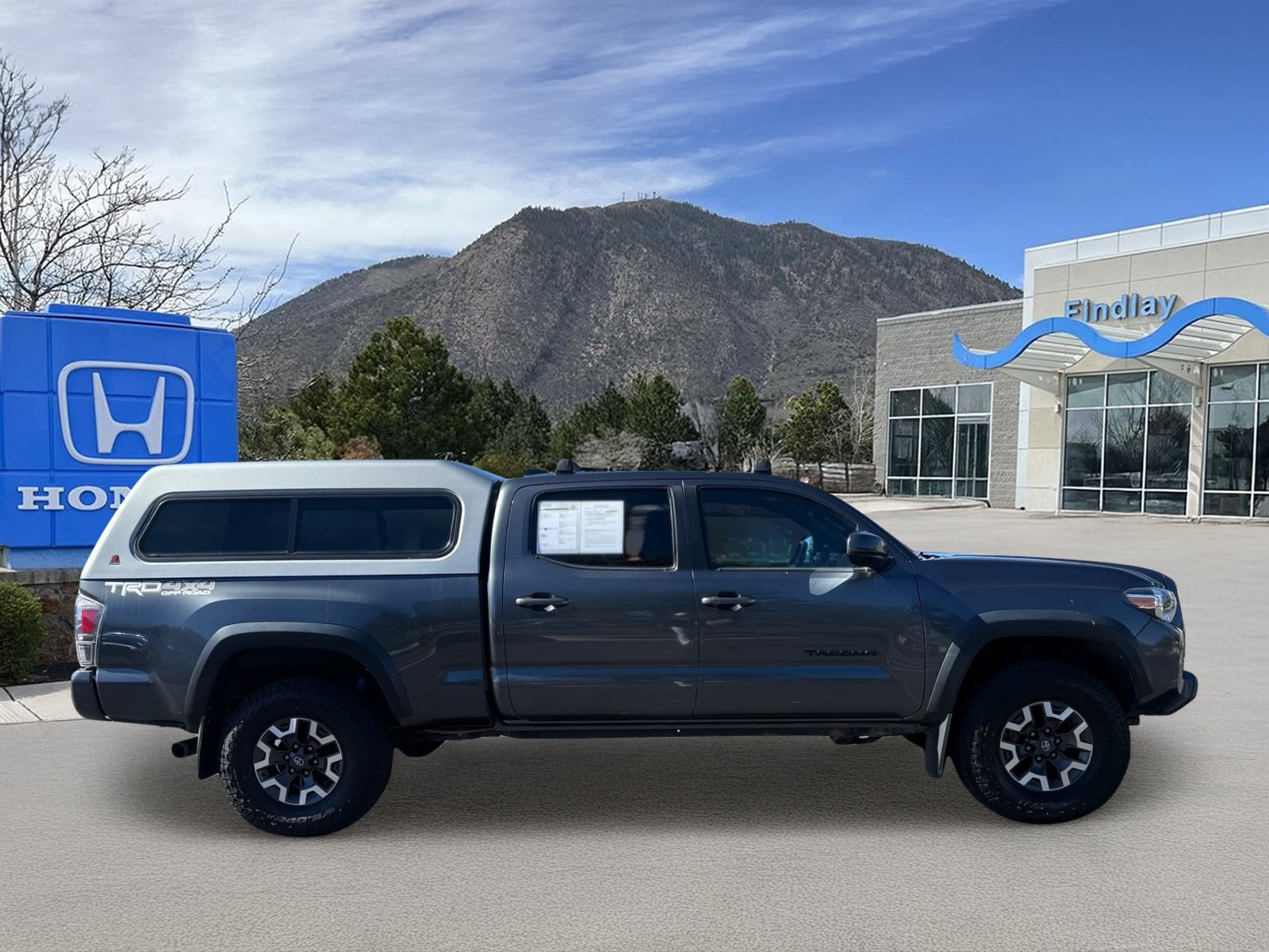 Used 2021 Toyota Tacoma TRD Off-Road w/ Technology Package AWD/4WD image 7