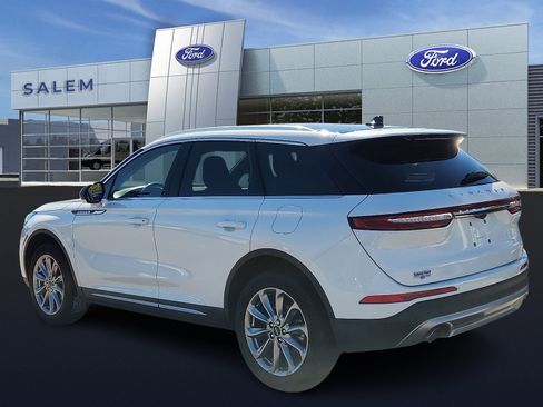 Used 2022 Lincoln Corsair AWD w/ Premium Package image 5