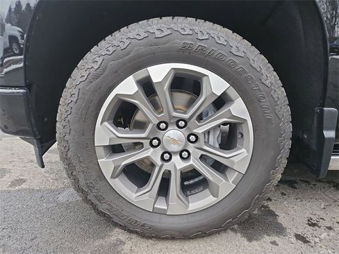 Used 2023 Chevrolet Silverado 1500 High Country w/ Technology Package image 33