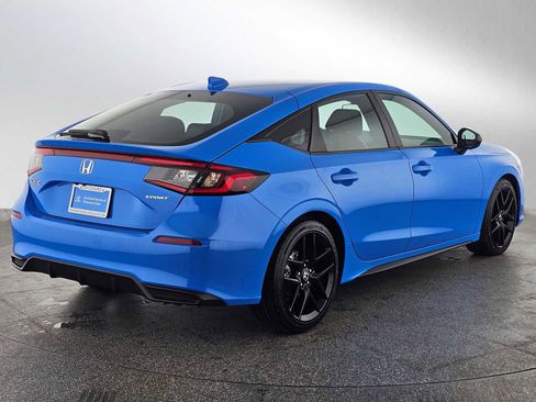 Used 2025 Honda Civic Sport image 3