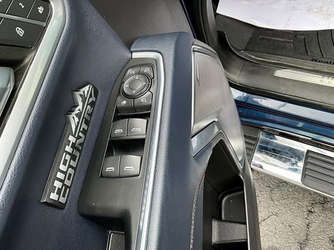 Used 2022 Chevrolet Silverado 1500 High Country image 12