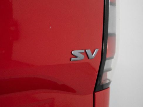 Used 2024 Nissan Frontier SV image 6