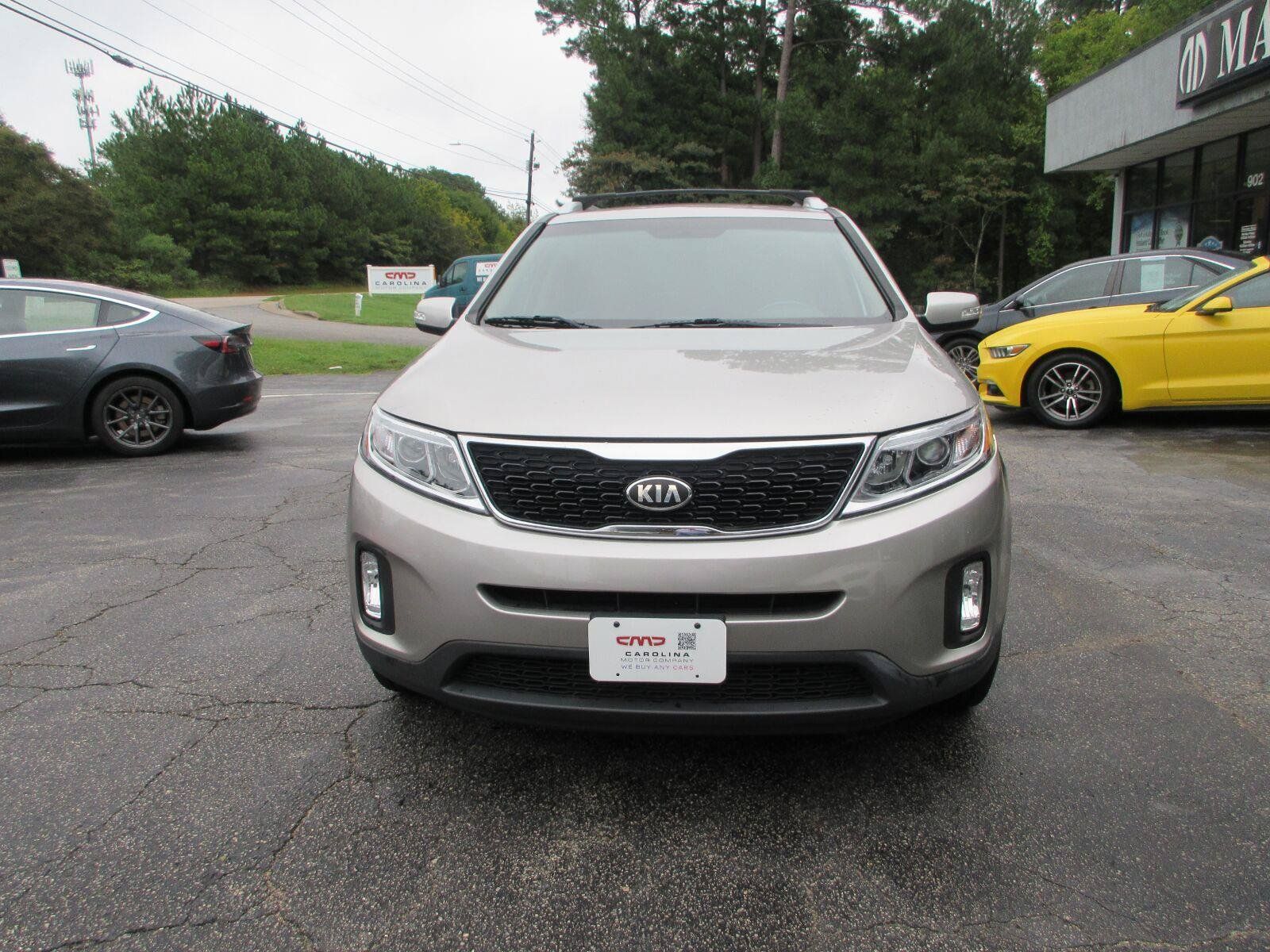 Used 2014 Kia Sorento LX FWD image 2