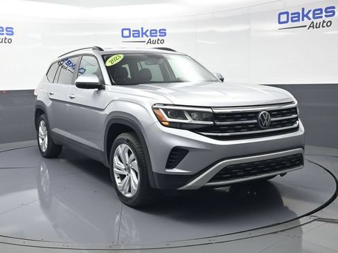 Used 2023 Volkswagen Atlas SE AWD/4WD image 2