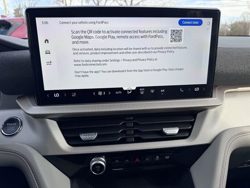 Used 2025 Ford Explorer Active w/ Active Comfort Package image 24