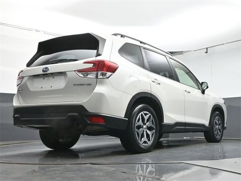 Used 2023 Subaru Forester Premium image 37
