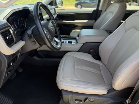 Used 2024 Ford Expedition Limited RWD image 24