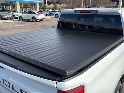 Used 2022 Chevrolet Silverado 1500 LTZ w/ LTZ Premium Package image 8