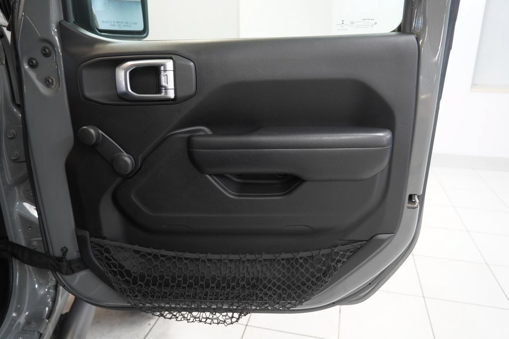 Used 2018 Jeep Wrangler Unlimited Sport AWD/4WD image 32