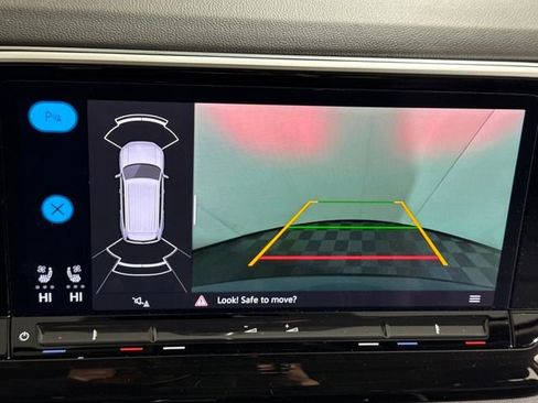 Used 2025 Volkswagen Atlas SEL image 29