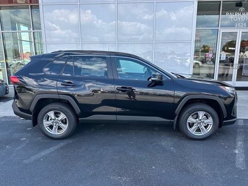 Used 2025 Toyota RAV4 XLE w/ Convenience Package FWD image 2