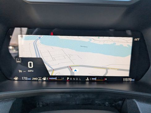 Used 2025 Chevrolet Colorado Trail Boss image 19