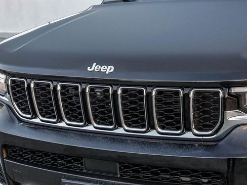 Certified 2024 Jeep Grand Cherokee L Limited w/ Luxury Tech Group II image 6