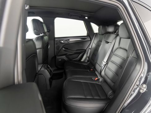 Certified 2026 Porsche Macan AWD/4WD image 40