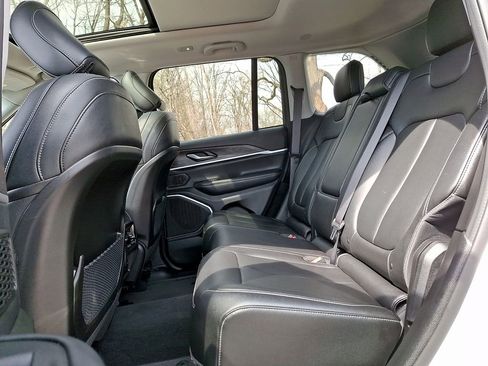 Used 2023 Jeep Grand Cherokee 4WD 4xe image 10