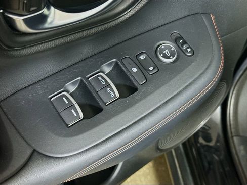 Used 2023 Honda HR-V Sport image 16