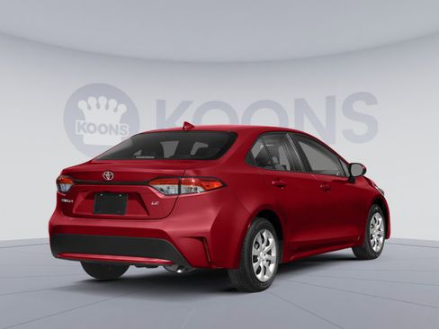 Used 2021 Toyota Corolla LE image 2
