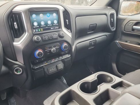 Used 2022 Chevrolet Silverado 1500 LT w/ Z71 Off-Road Package AWD/4WD image 17
