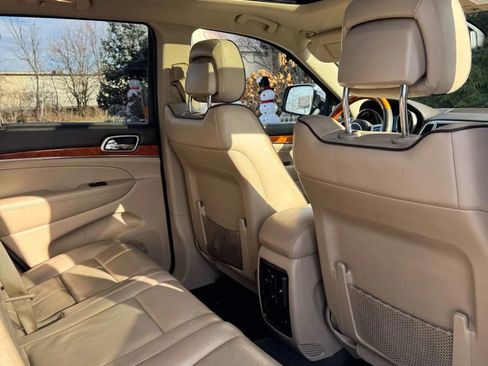 Used 2013 Jeep Grand Cherokee Overland image 10