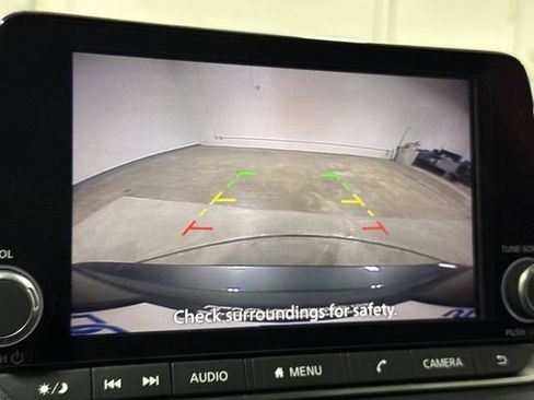 Used 2024 Nissan Rogue SV FWD image 15