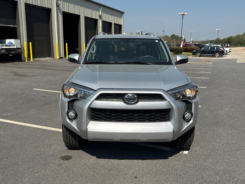 Used 2017 Toyota 4Runner SR5 Premium image 2