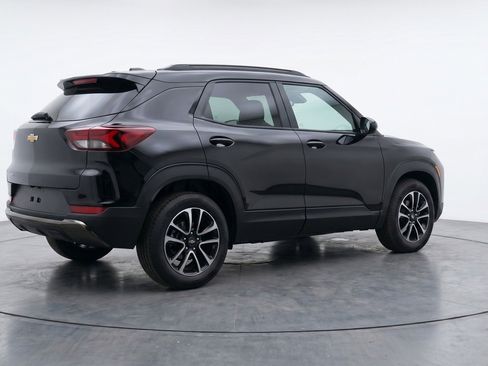 Used 2025 Chevrolet TrailBlazer LT FWD image 9