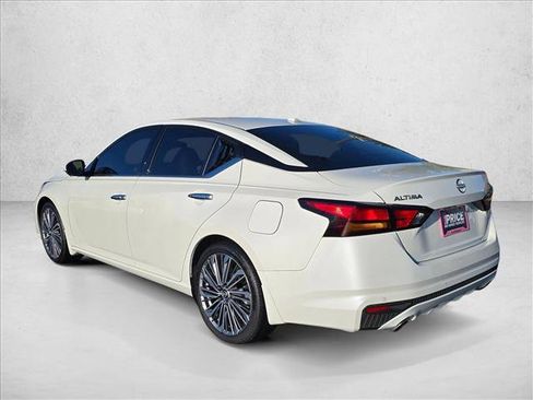 Used 2024 Nissan Altima 2.5 SL image 3
