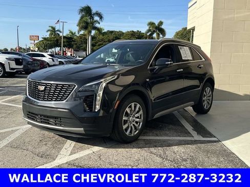 Used 2023 Cadillac XT4 Premium Luxury image 2