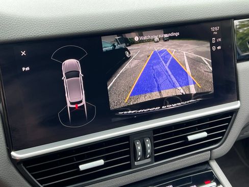 Certified 2023 Porsche Cayenne AWD/4WD image 33