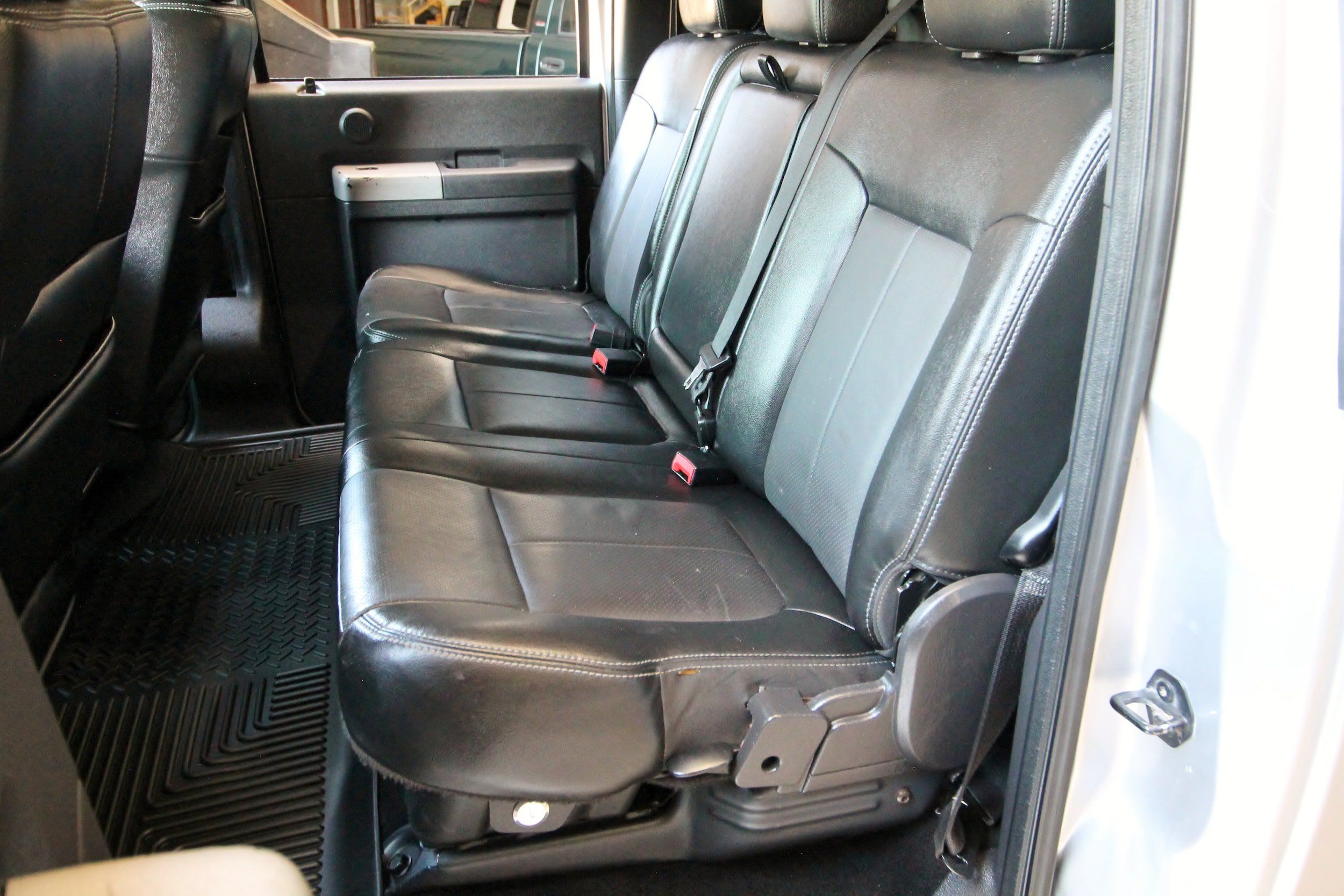 Used 2015 Ford F250 Lariat w/ Lariat Ultimate Package AWD/4WD image 46