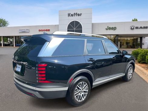 Used 2026 Hyundai Palisade SEL FWD image 6