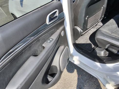 Used 2019 Jeep Grand Cherokee SRT image 23