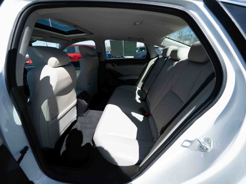 Used 2022 Honda Accord Touring image 23