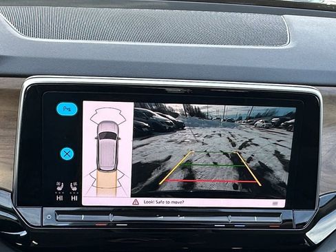 Used 2024 Volkswagen Atlas SE image 16