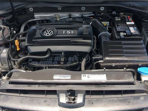 Used 2017 Volkswagen Golf S FWD image 18