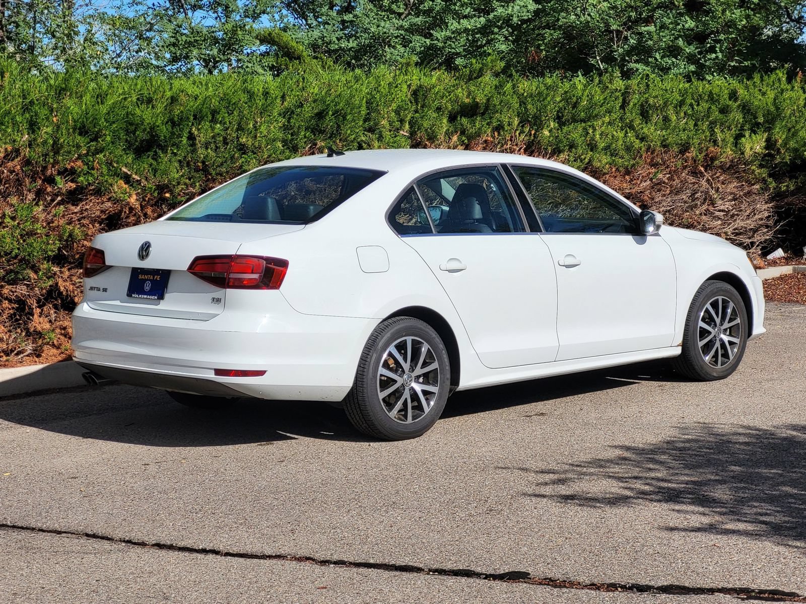 Used 2017 Volkswagen Jetta SE FWD image 5