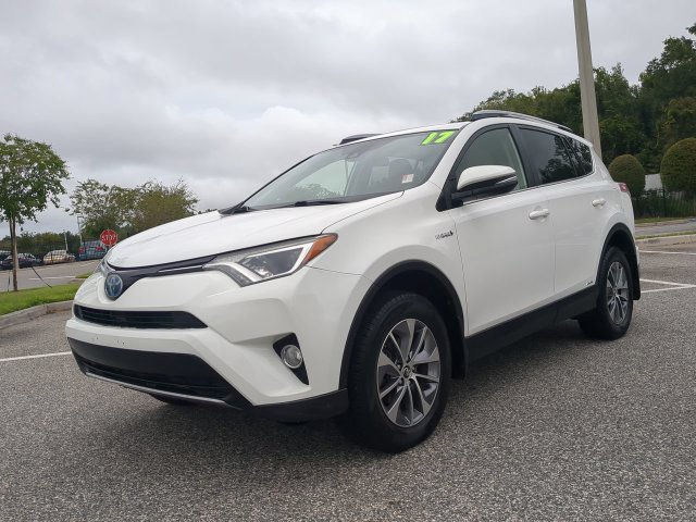 Used 2017 Toyota RAV4 XLE w/ All Weather Liner Package AWD/4WD image 8