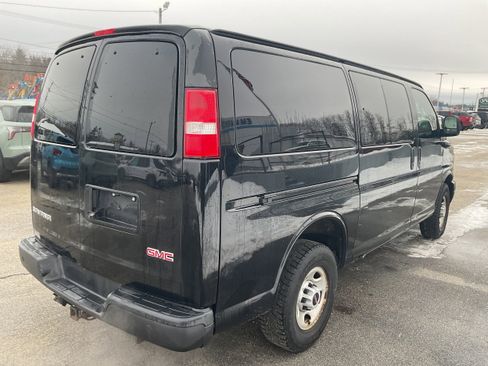Used 2018 GMC Savana 2500 LS w/ Driver Convenience Package image 3