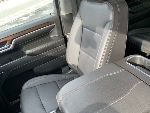 Used 2024 GMC Sierra 2500 SLT w/ SLT Premium Package image 18