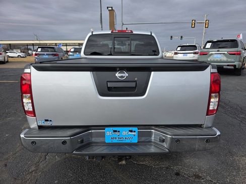 Used 2015 Nissan Frontier SV w/ SV Value Truck Package image 7