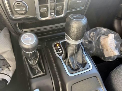 Certified 2024 Jeep Gladiator Sport image 19